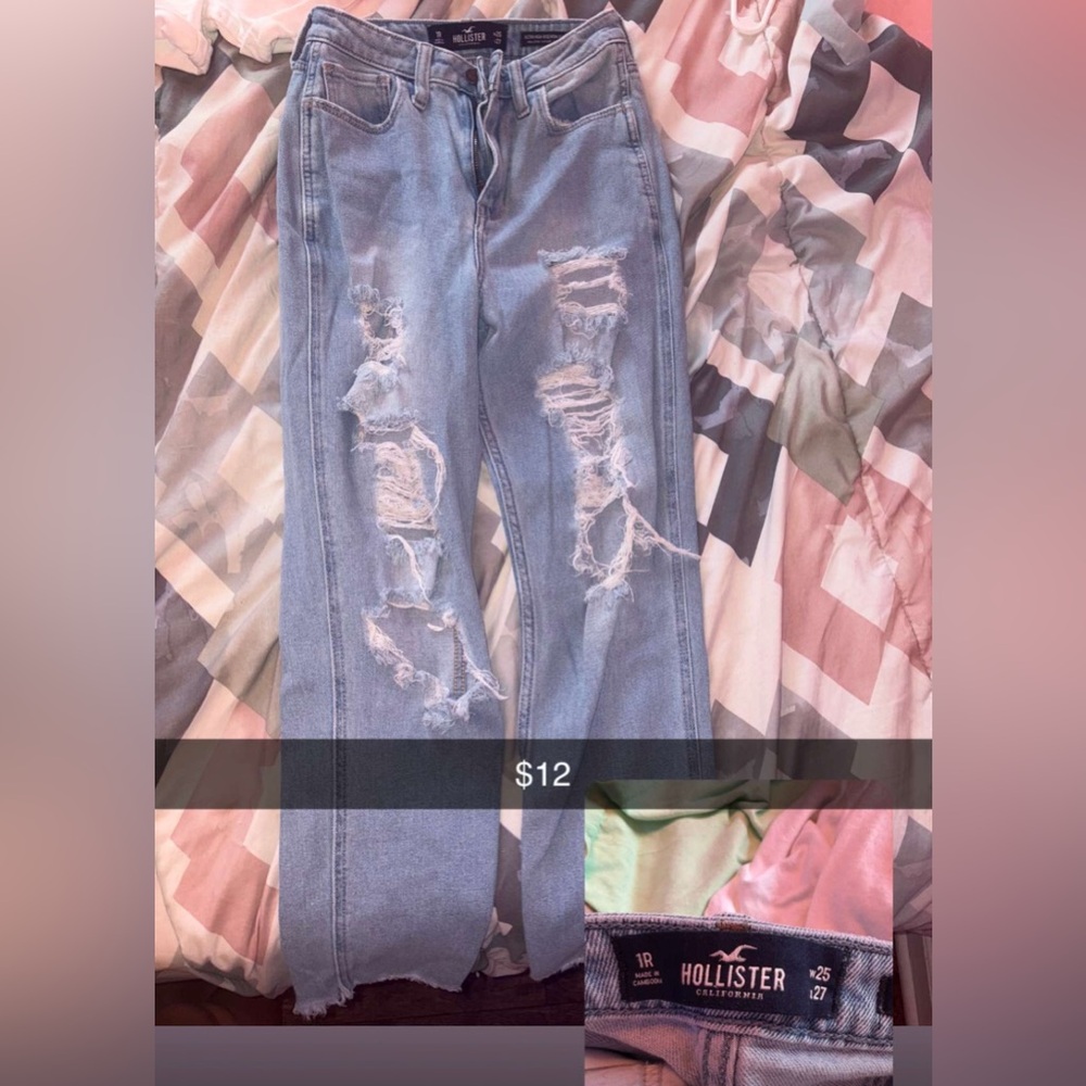 Hollister Women's Distressed Blue Straight Leg Jeans